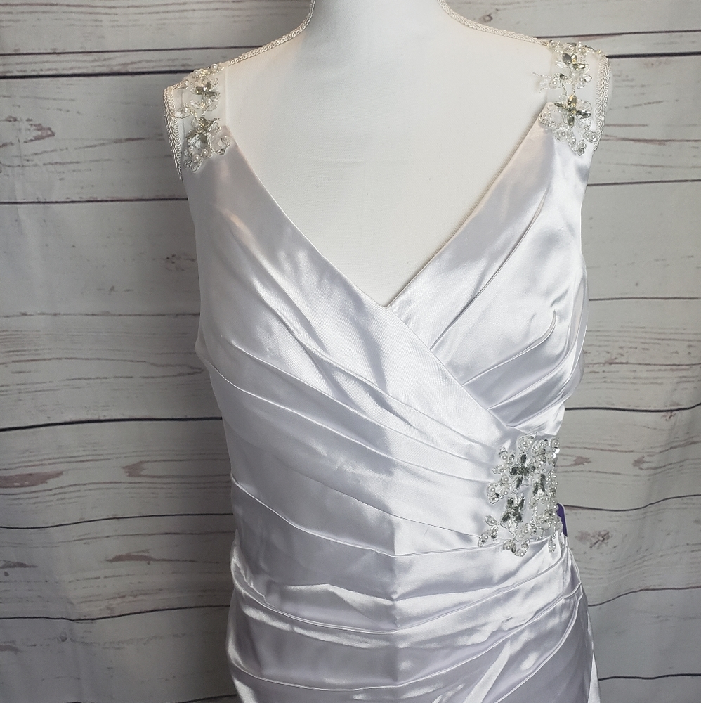 JJ's House Wedding Dress